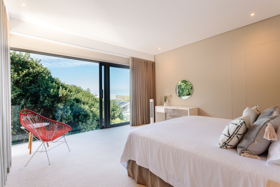 4 Bedroom Property for Sale in Kommetjie Western Cape